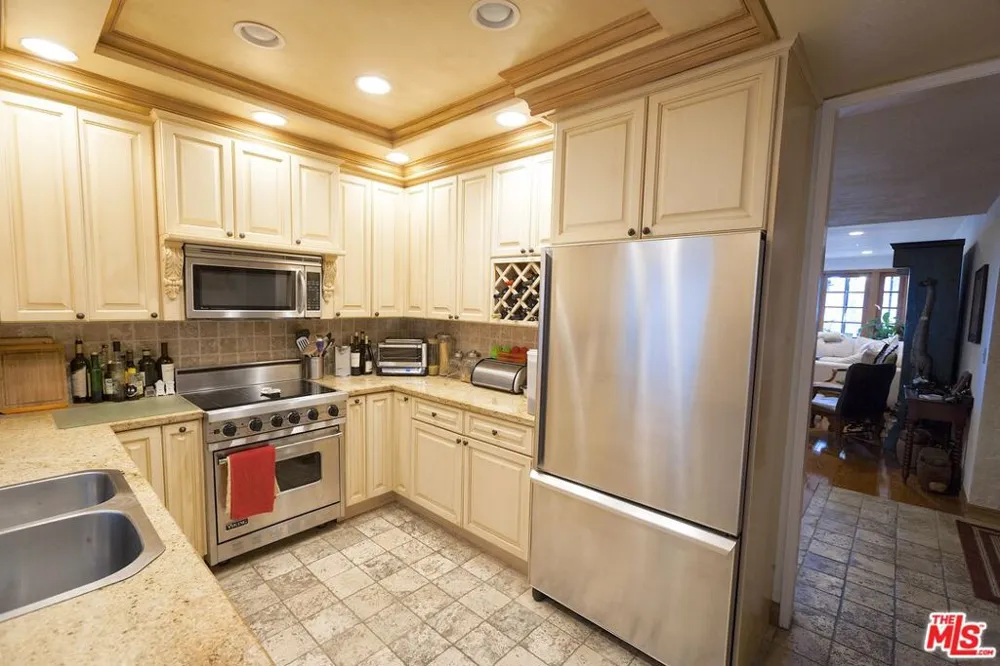 310 Tahiti Way #106 Marina del Rey, CA 90292