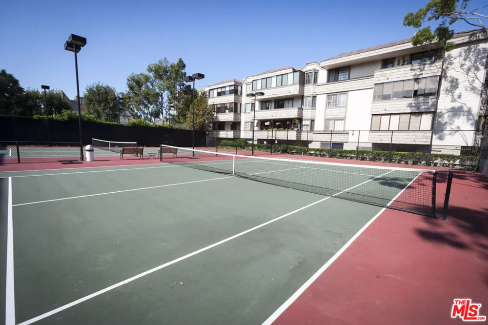 310 Tahiti Way #106 Marina del Rey, CA 90292