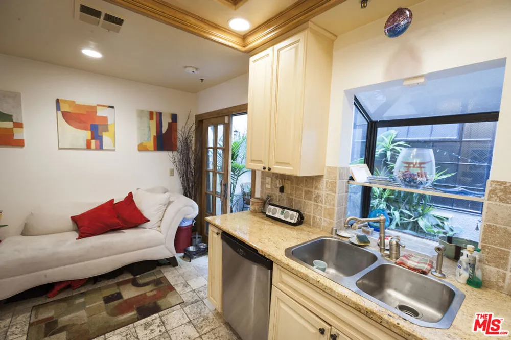310 Tahiti Way #106 Marina del Rey, CA 90292