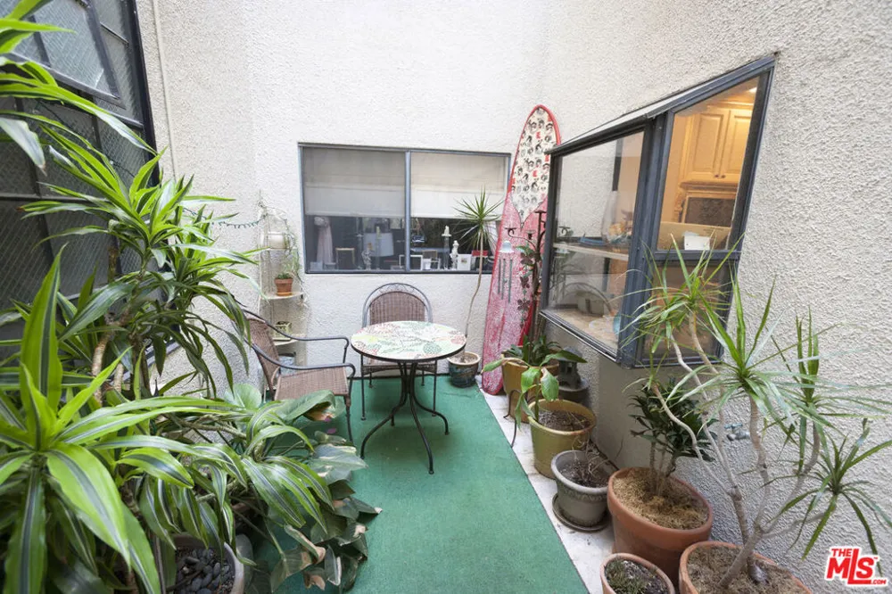 310 Tahiti Way #106 Marina del Rey, CA 90292
