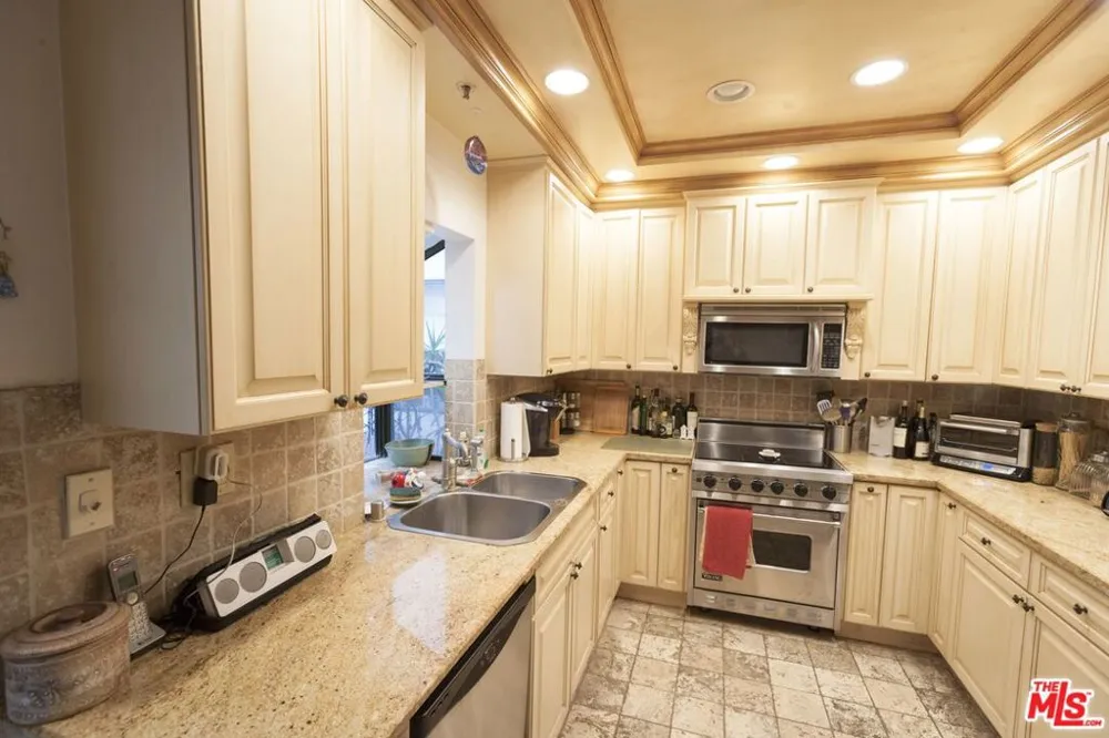 310 Tahiti Way #106 Marina del Rey, CA 90292