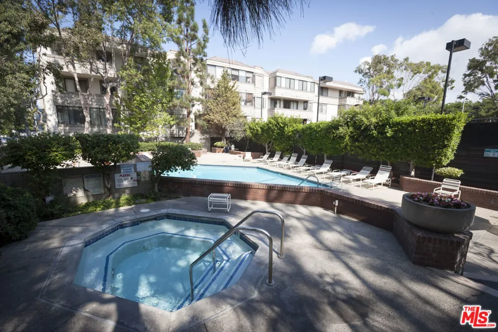 310 Tahiti Way #106 Marina del Rey, CA 90292