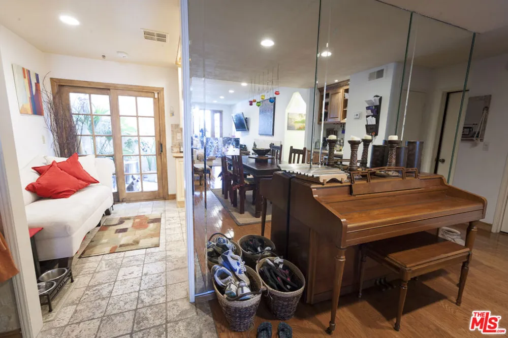 310 Tahiti Way #106 Marina del Rey, CA 90292