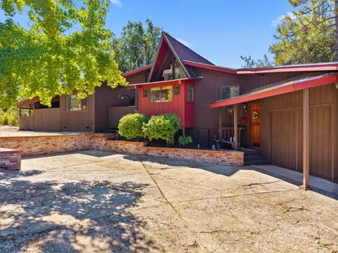 8438 Santos Dumont Way