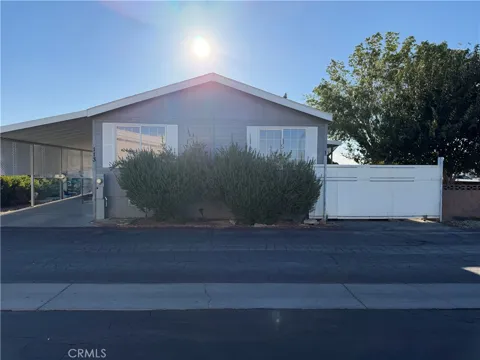 3753 E Avenue I