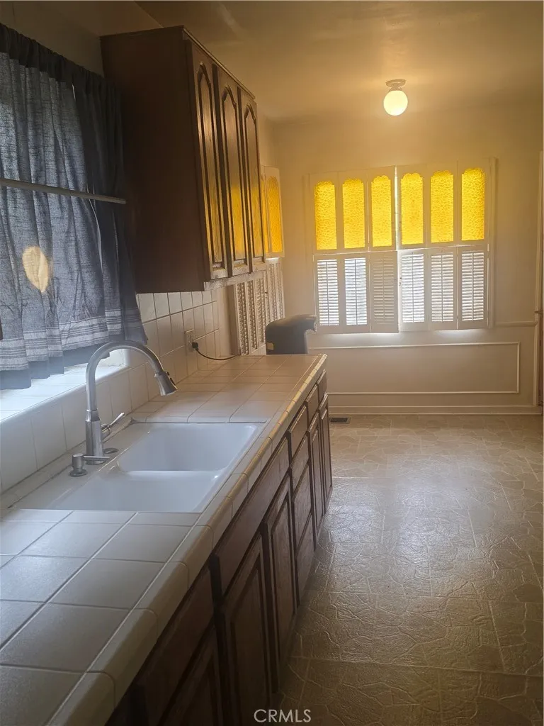 1760 Grandview Glendale, CA 91201