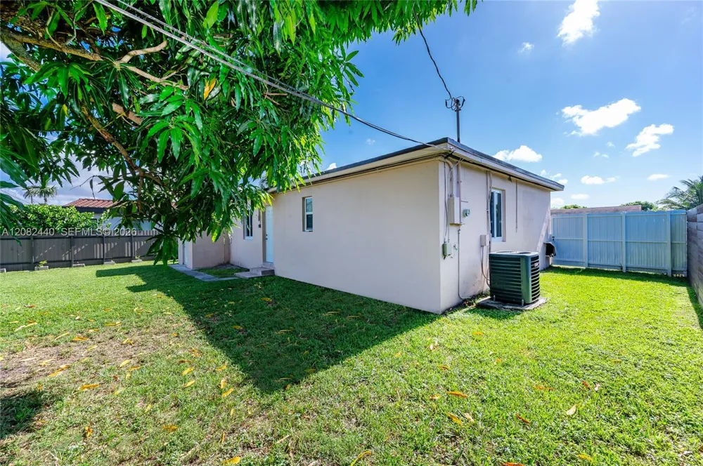 1020 SW 73rd Pl Miami, FL 33144