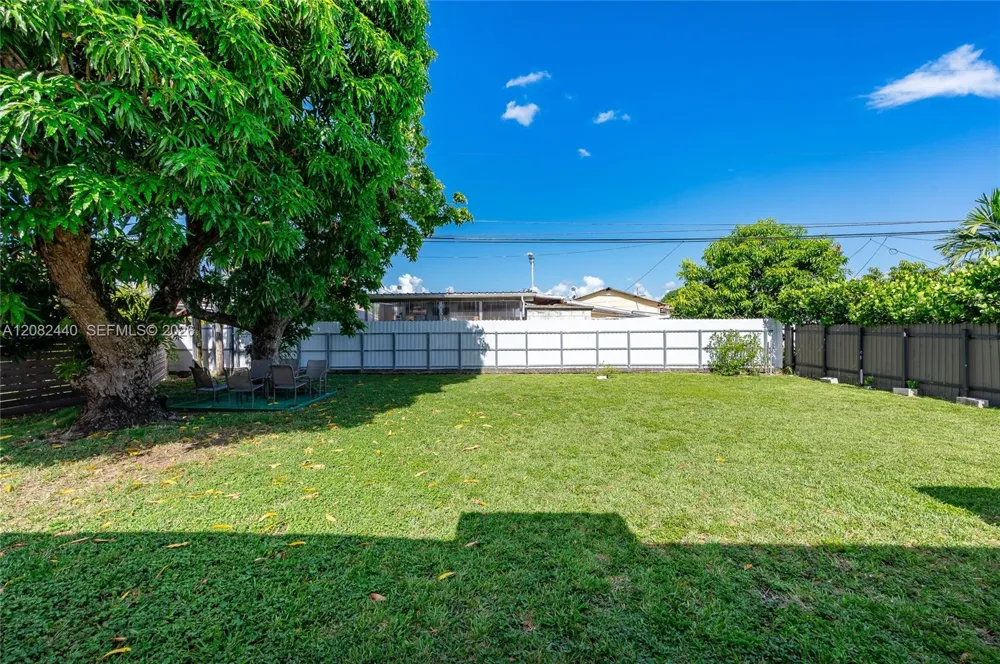1020 SW 73rd Pl Miami, FL 33144