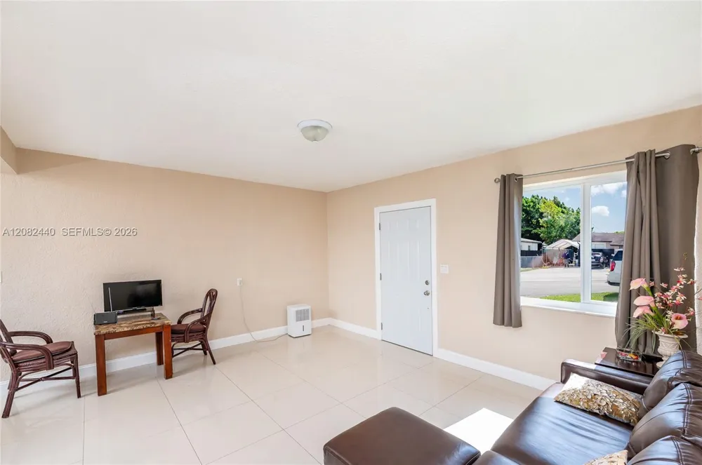 1020 SW 73rd Pl Miami, FL 33144