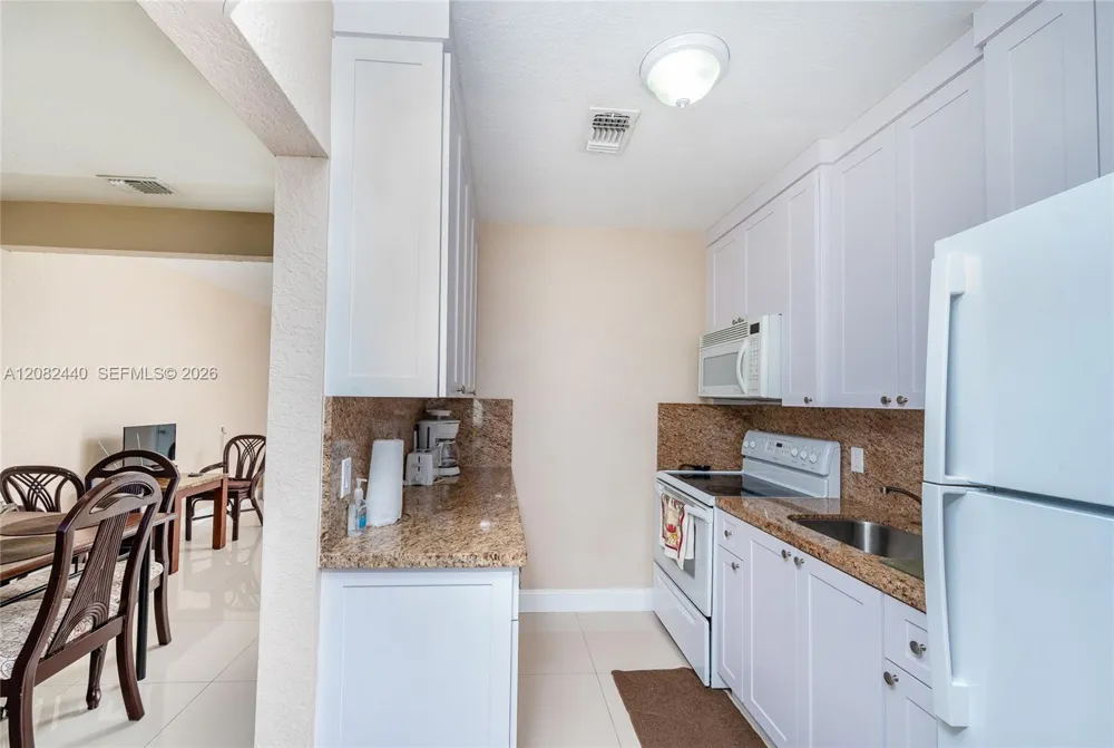 1020 SW 73rd Pl Miami, FL 33144