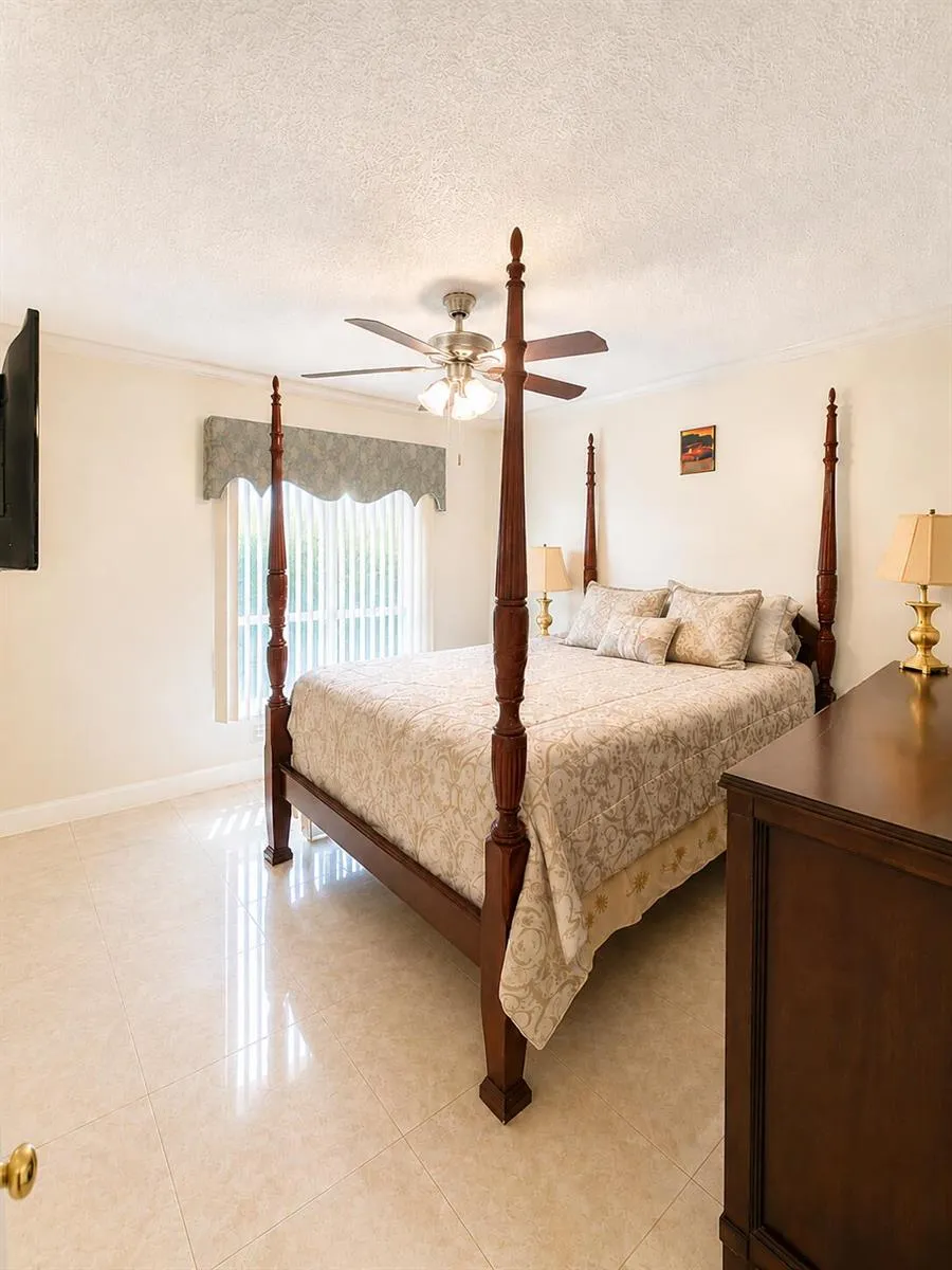 1412 SW 75TH AVENUE North Lauderdale, FL 33068