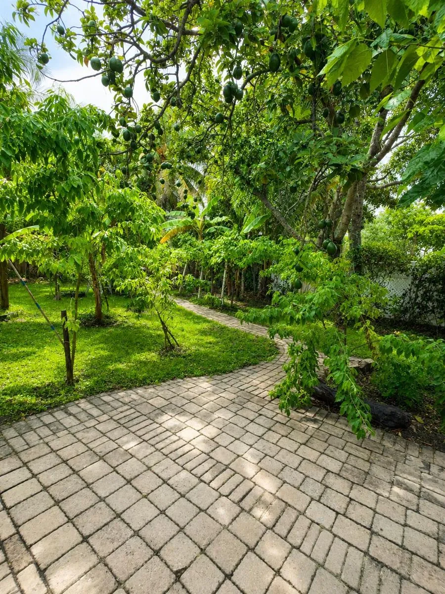 1412 SW 75TH AVENUE North Lauderdale, FL 33068