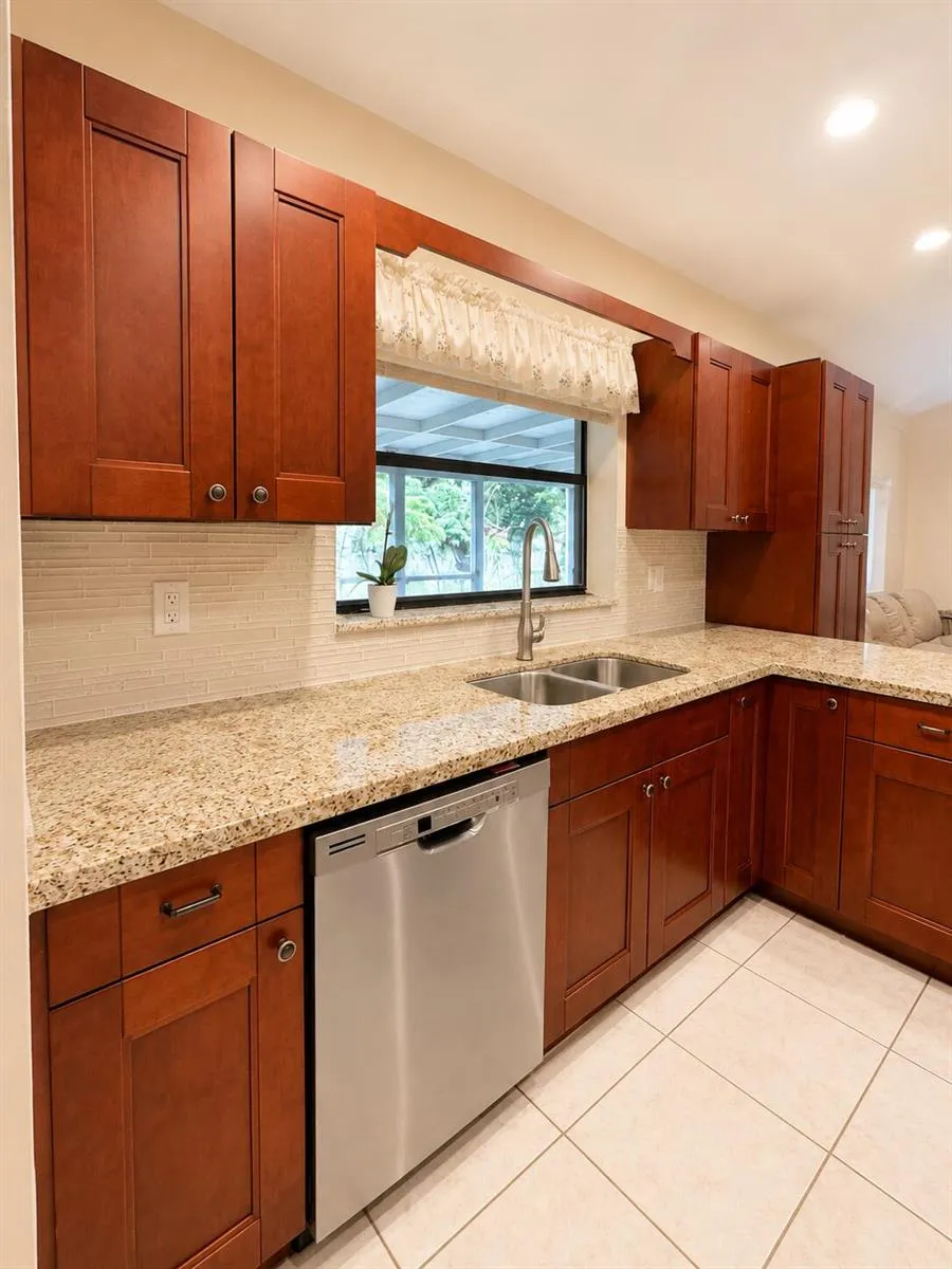 1412 SW 75TH AVENUE North Lauderdale, FL 33068