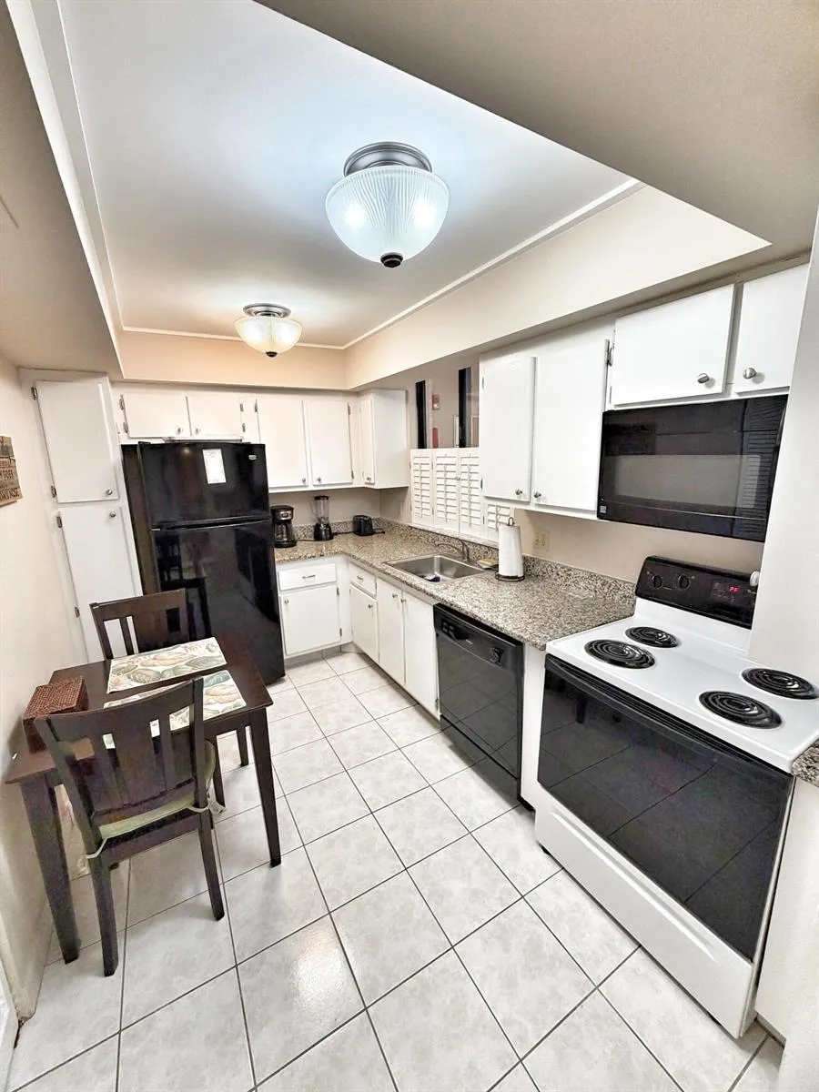 3452 NE Causeway Boulevard #102 Hutchinson Island, FL 34957