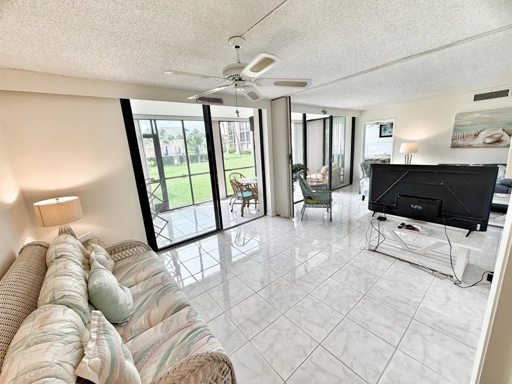 3452 NE Causeway Boulevard #102 Hutchinson Island, FL 34957