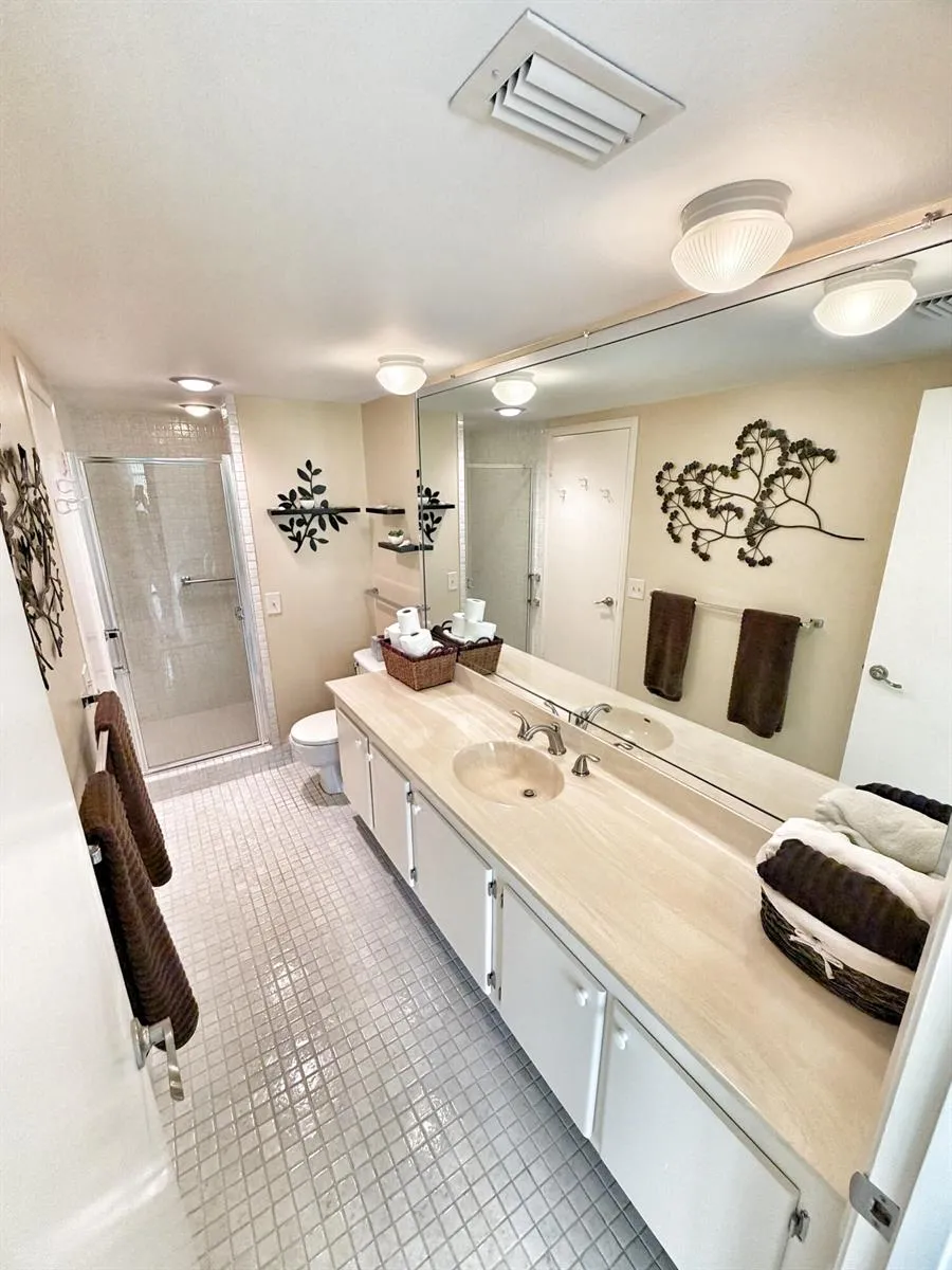 3452 NE Causeway Boulevard #102 Hutchinson Island, FL 34957