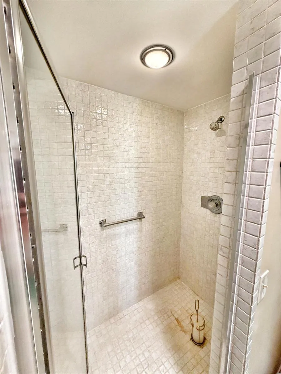 3452 NE Causeway Boulevard #102 Hutchinson Island, FL 34957