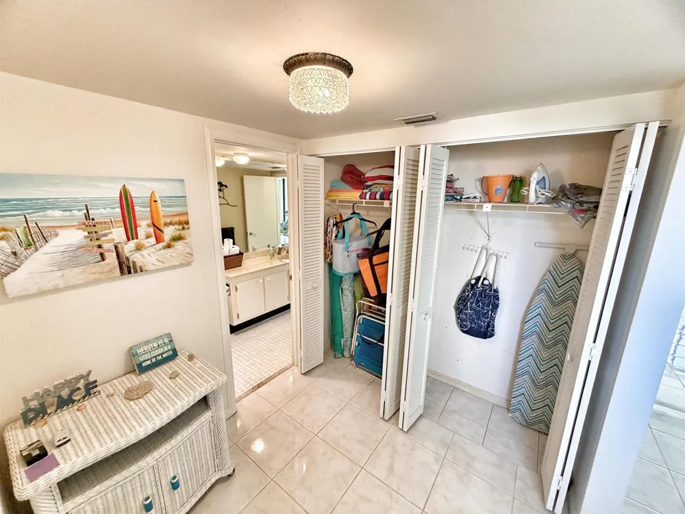 3452 NE Causeway Boulevard #102 Hutchinson Island, FL 34957