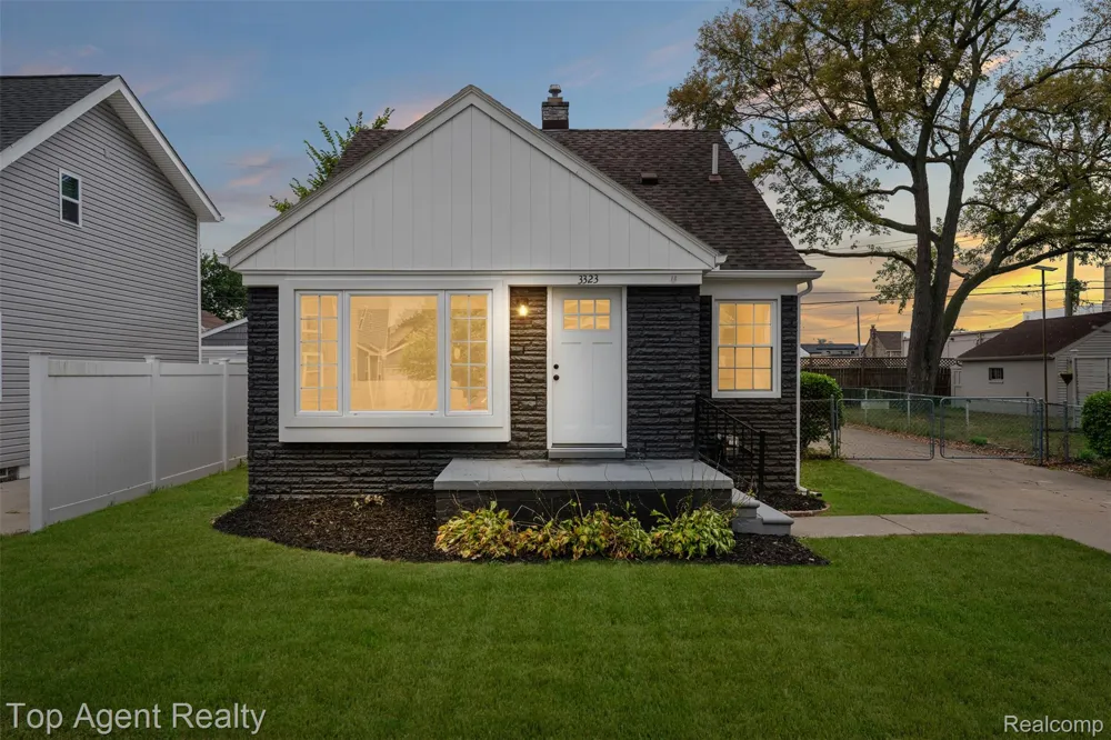 3323 Gardner Avenue Berkley City, MI 48072