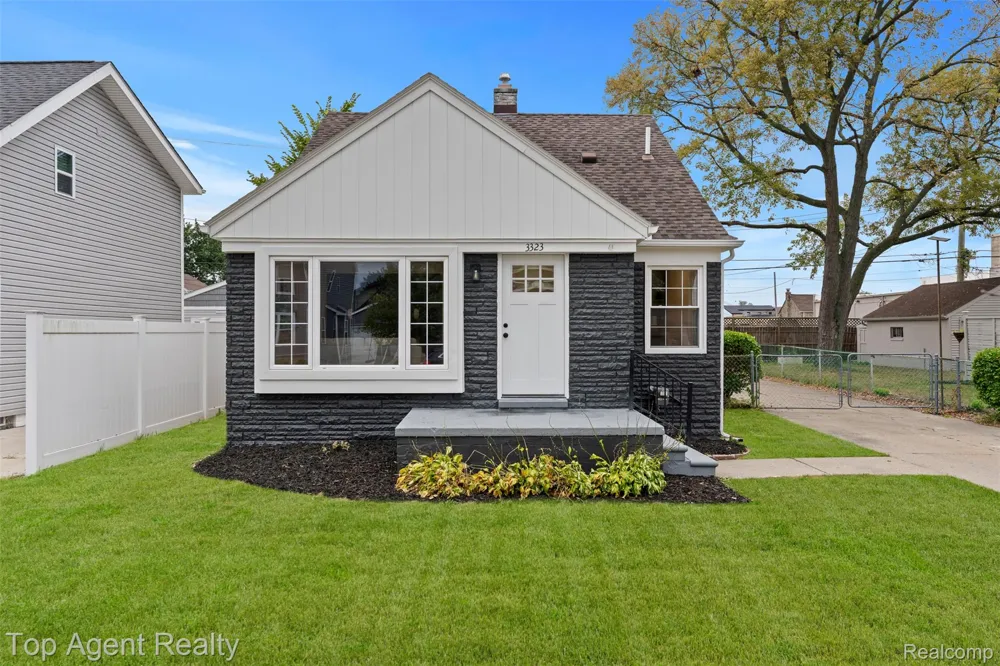 3323 Gardner Avenue Berkley City, MI 48072