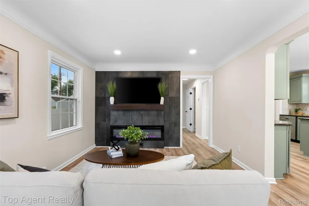 3323 Gardner Avenue Berkley City, MI 48072