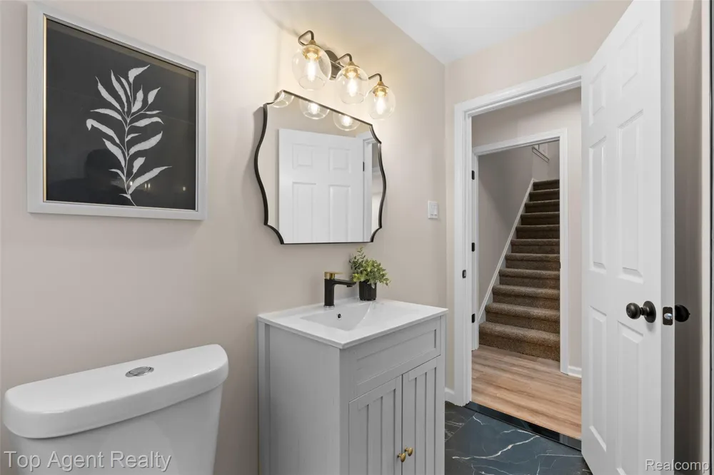 3323 Gardner Avenue Berkley City, MI 48072