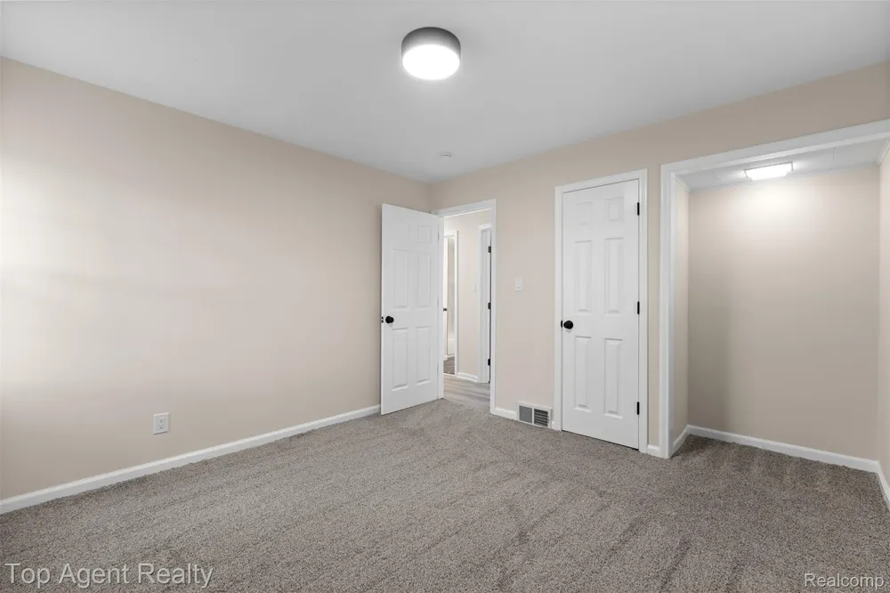3323 Gardner Avenue Berkley City, MI 48072