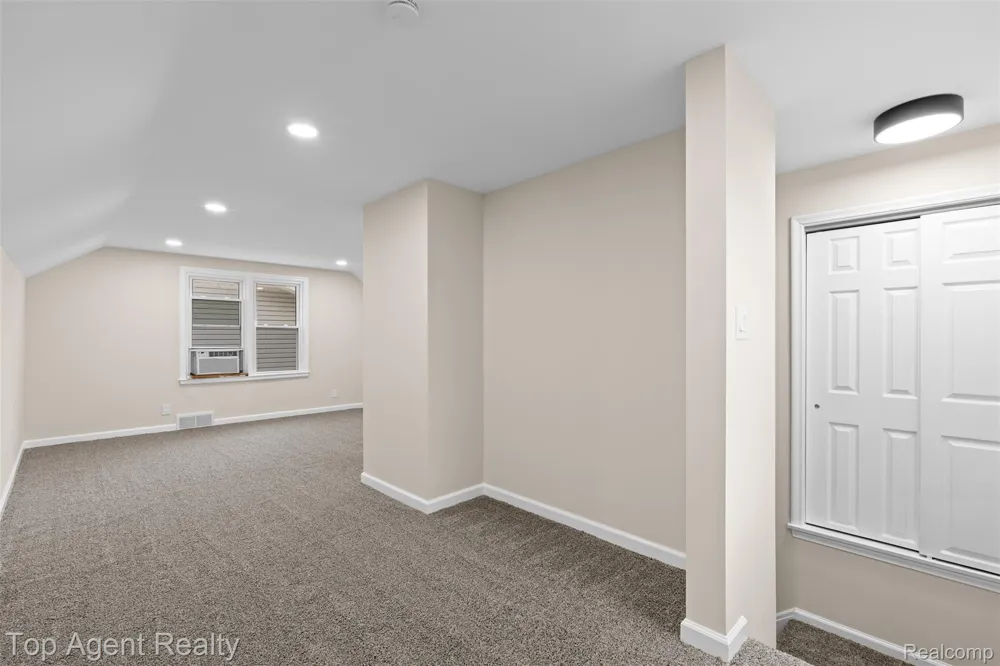 3323 Gardner Avenue Berkley City, MI 48072