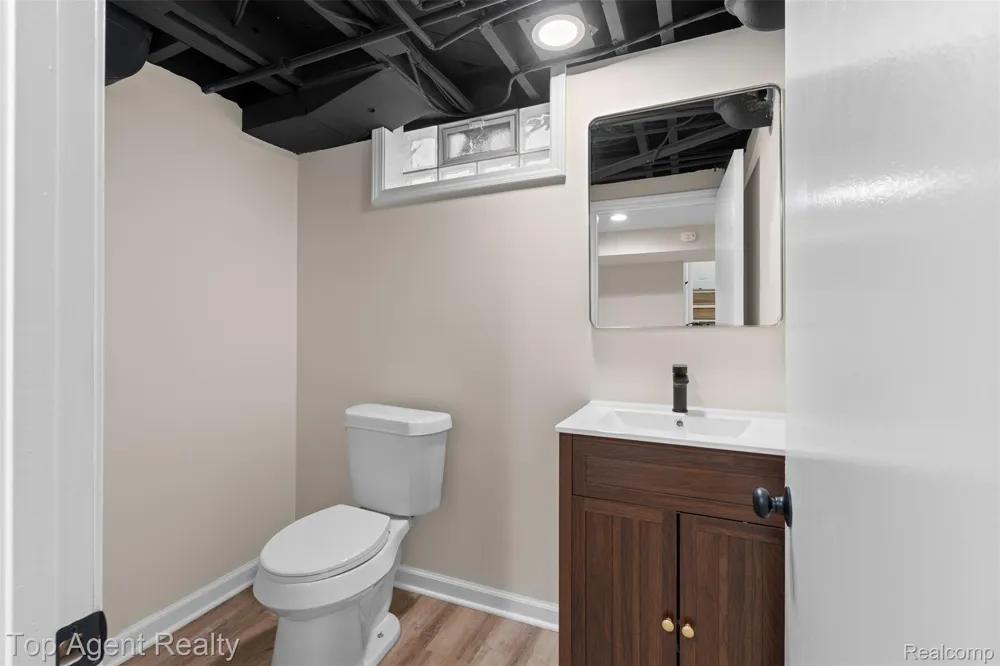 3323 Gardner Avenue Berkley City, MI 48072