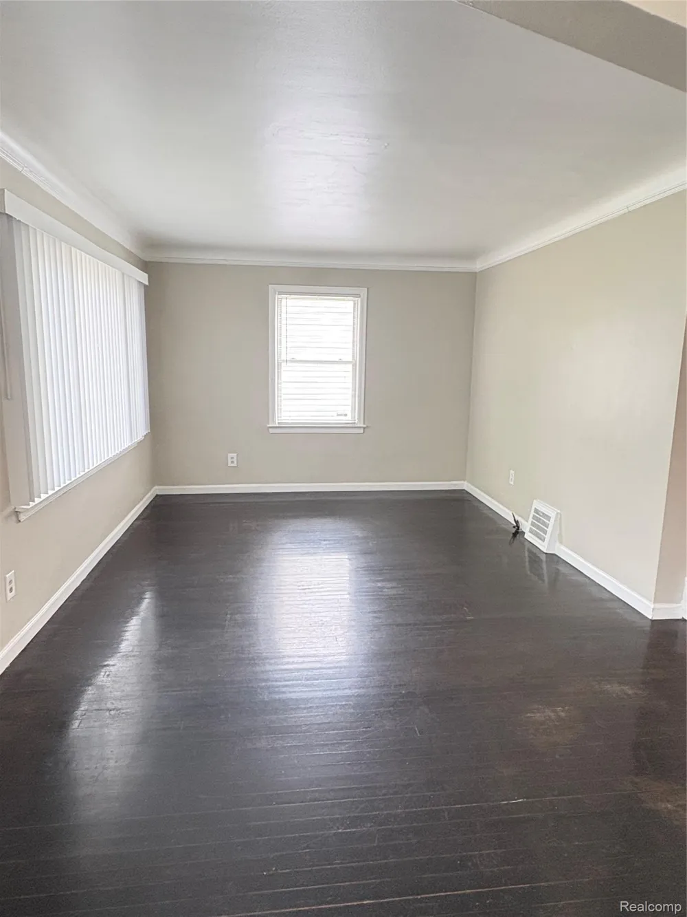 19367 Roscommon Street Harper Woods City, MI 48225
