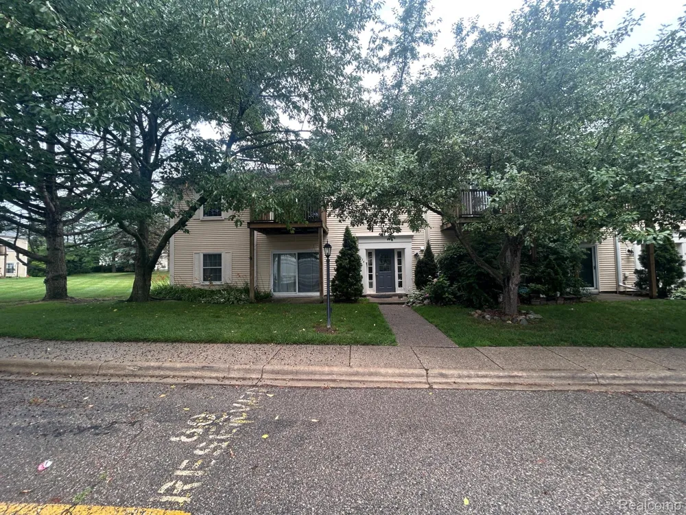 924 CHESTNUT HILL DRIVE #A Auburn Hills City, MI 48326