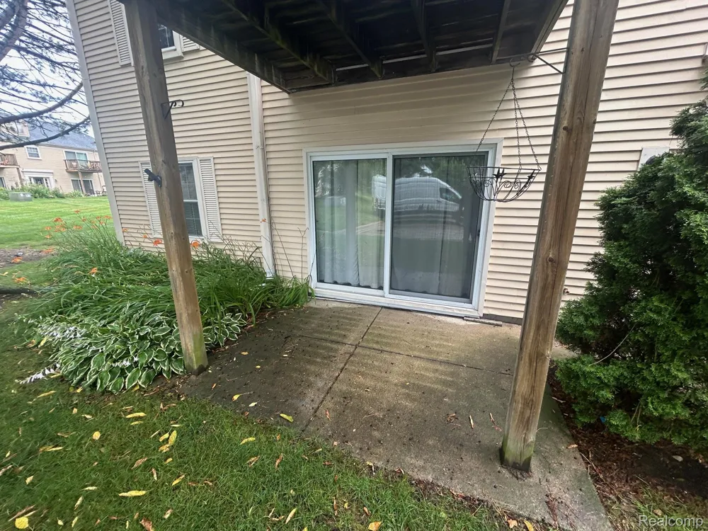 924 CHESTNUT HILL DRIVE #A Auburn Hills City, MI 48326
