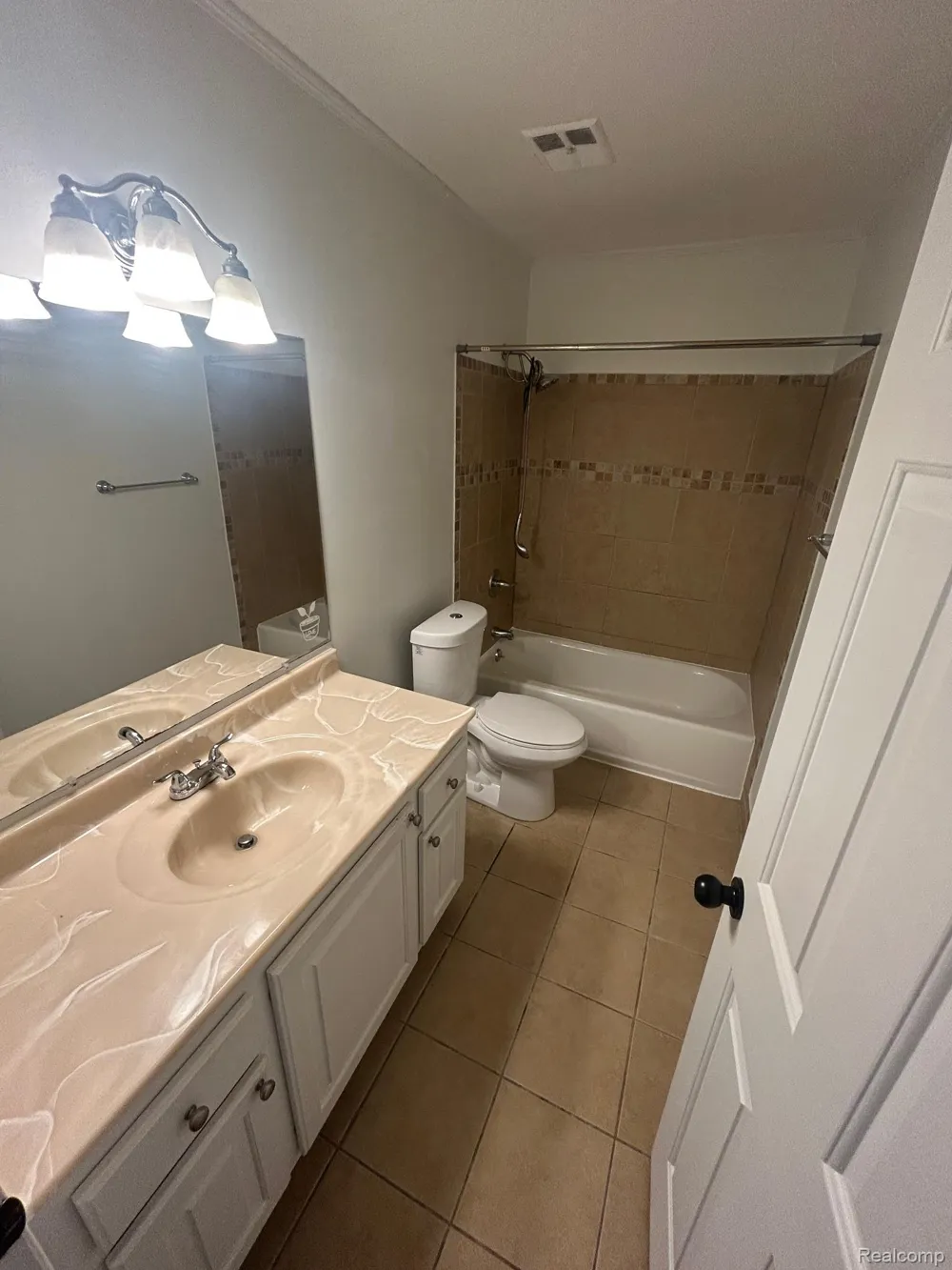 924 CHESTNUT HILL DRIVE #A Auburn Hills City, MI 48326