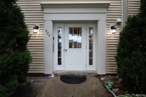 924 CHESTNUT HILL DRIVE #A