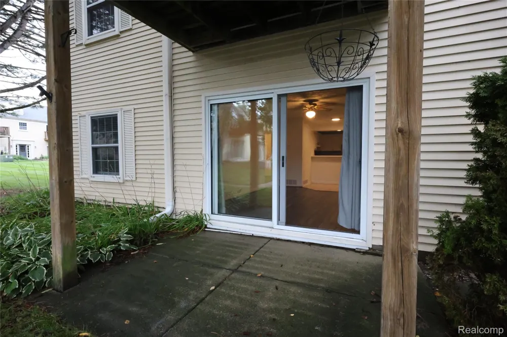 924 CHESTNUT HILL DRIVE #A Auburn Hills City, MI 48326
