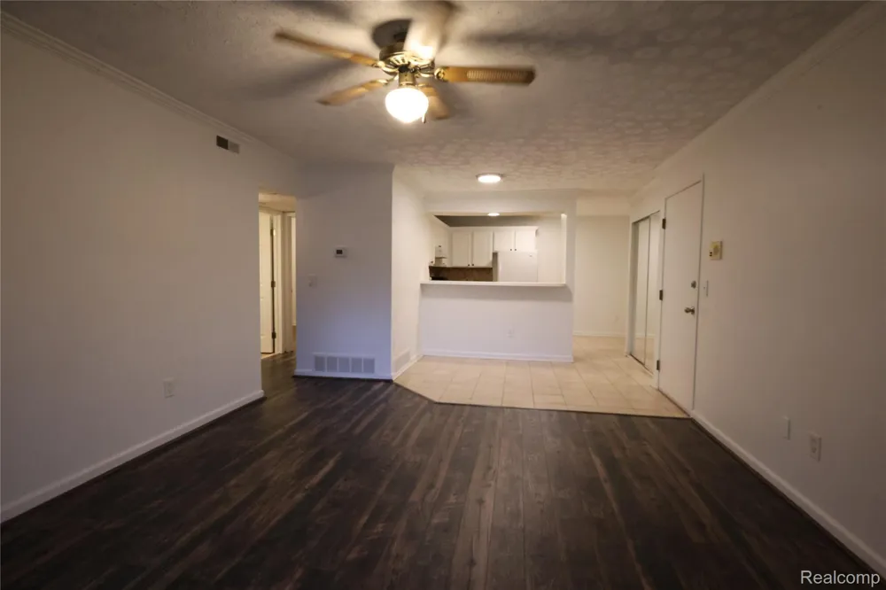 924 CHESTNUT HILL DRIVE #A Auburn Hills City, MI 48326