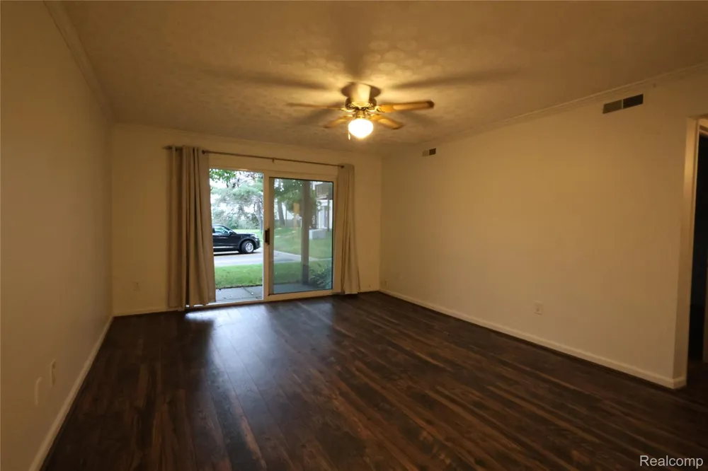924 CHESTNUT HILL DRIVE #A Auburn Hills City, MI 48326