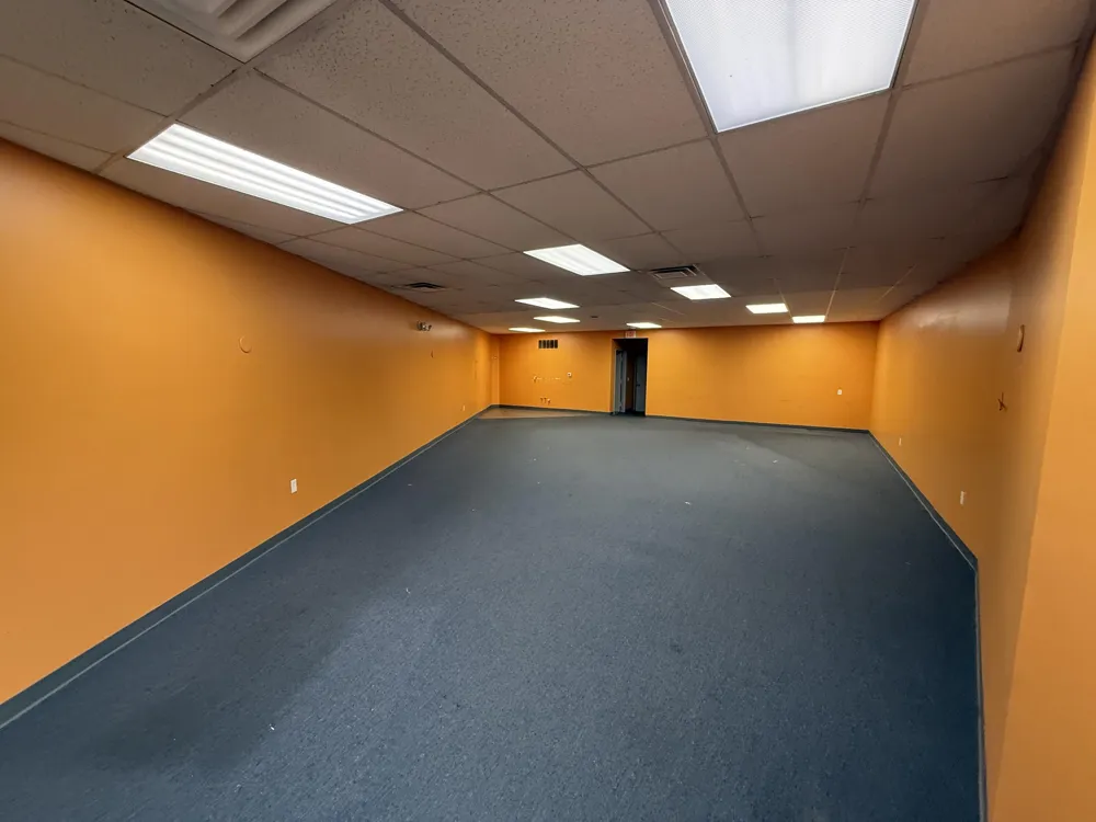 2141 Cass Lake Road #105 Keego Harbor City, MI 48320