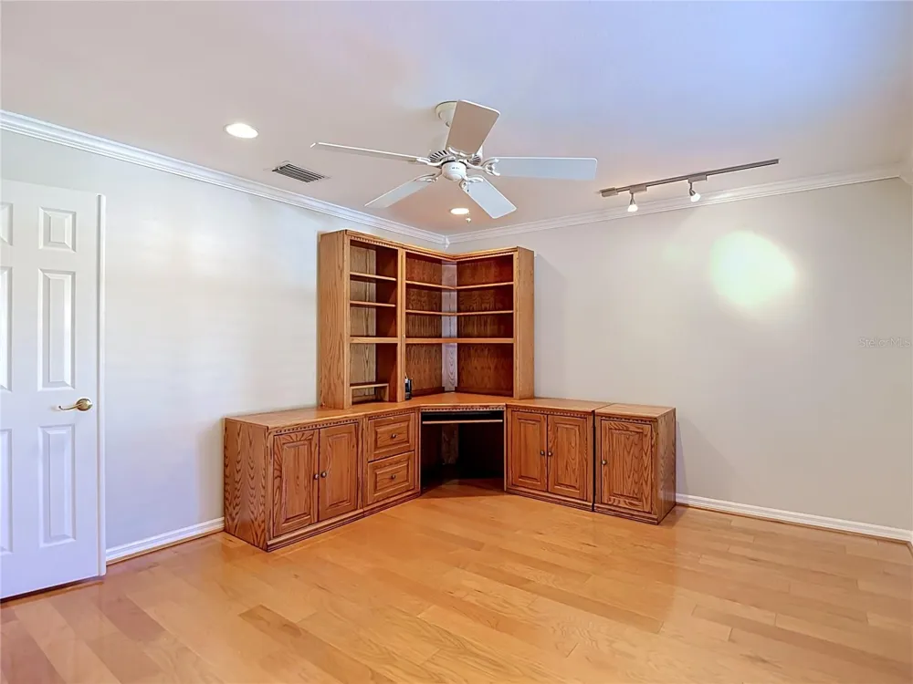 15903 BROCKWAY PLACE Tampa, FL 33647