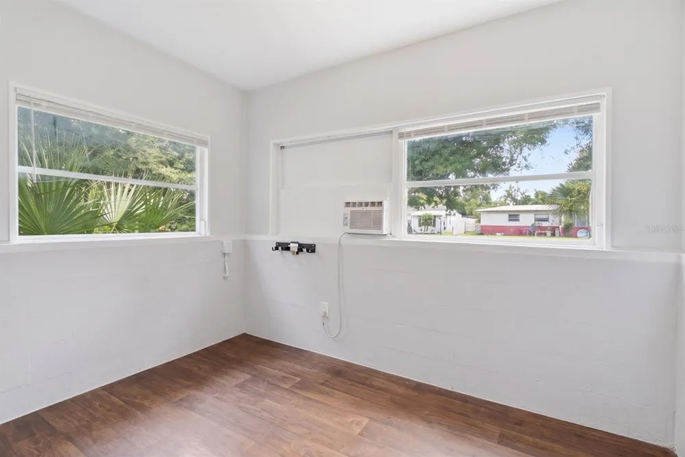2855 37TH AVENUE St Petersburg, FL 33713