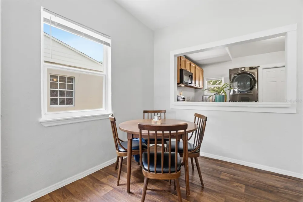 2855 37TH AVENUE St Petersburg, FL 33713