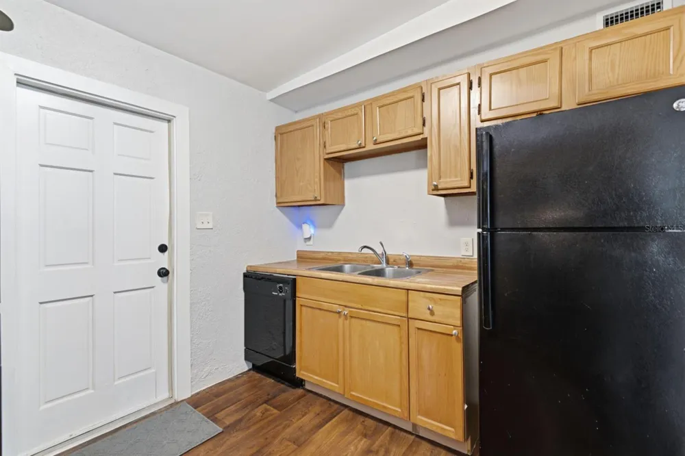 2855 37TH AVENUE St Petersburg, FL 33713