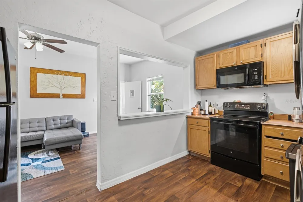 2855 37TH AVENUE St Petersburg, FL 33713