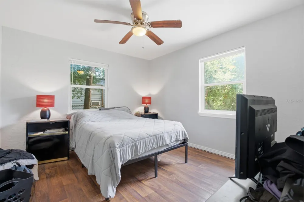 2855 37TH AVENUE St Petersburg, FL 33713