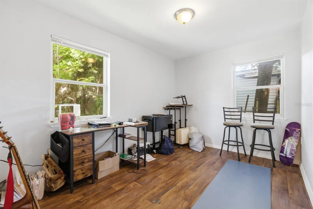 2855 37TH AVENUE St Petersburg, FL 33713