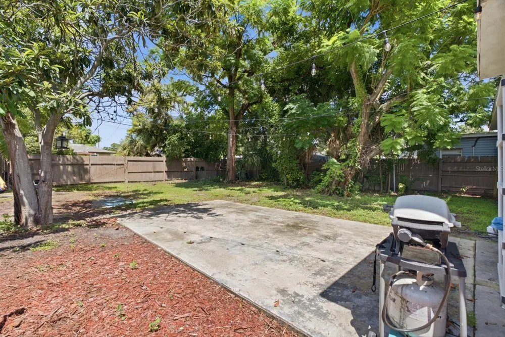 2855 37TH AVENUE St Petersburg, FL 33713