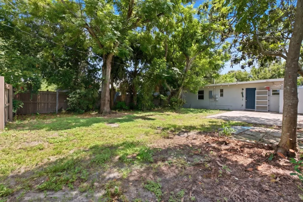 2855 37TH AVENUE St Petersburg, FL 33713