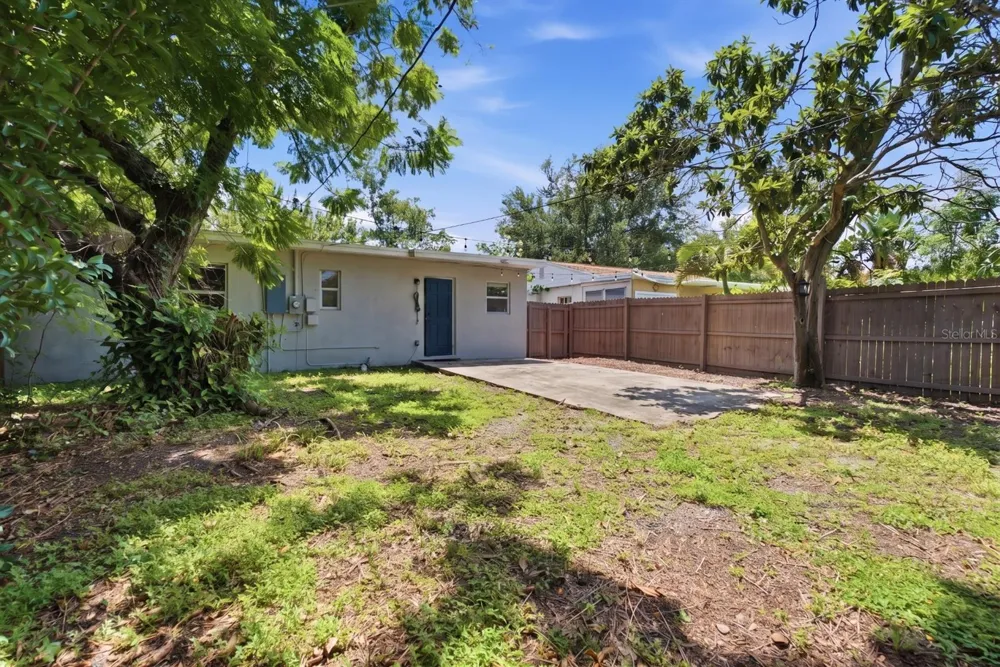 2855 37TH AVENUE St Petersburg, FL 33713