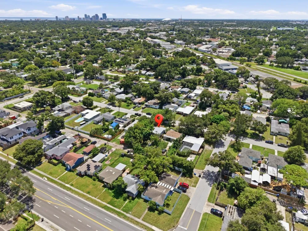 2855 37TH AVENUE St Petersburg, FL 33713