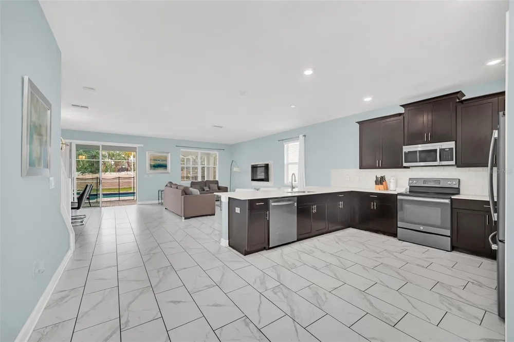 1652 MOON VALLEY DRIVE Davenport, FL 33896